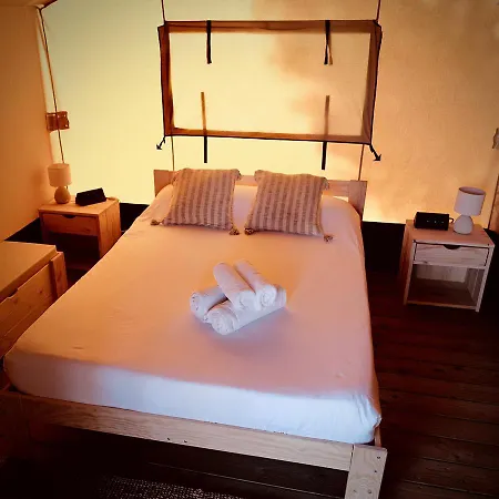 Holacamp Garrofer 2*