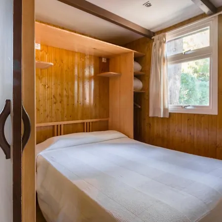 Holacamp Garrofer 2*