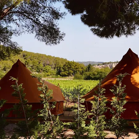Holacamp Garrofer 2*