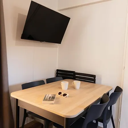 Holacamp Garrofer 营地 2*