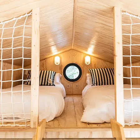 Holacamp Garrofer Сиджес