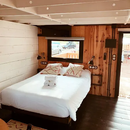 Кемпинг Holacamp Garrofer