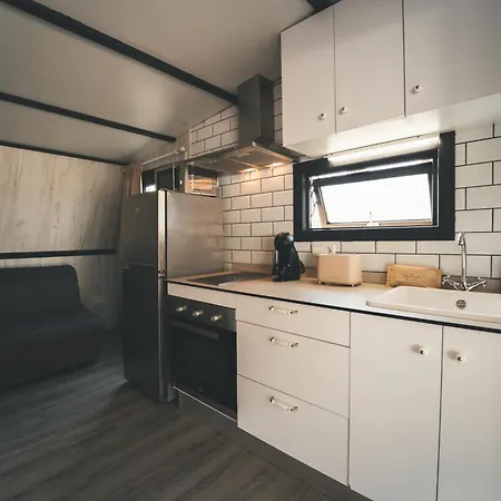 Holacamp Garrofer Сиджес