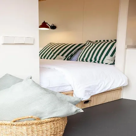 Holacamp Garrofer Kamp alanı Sitges