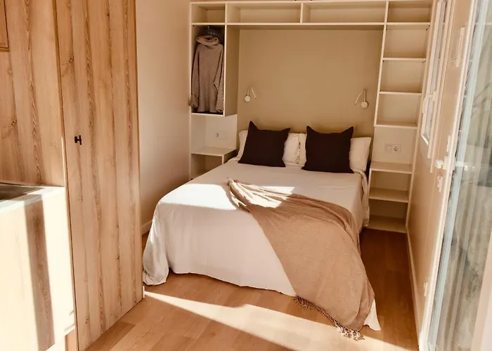 Holacamp Garrofer 2*
