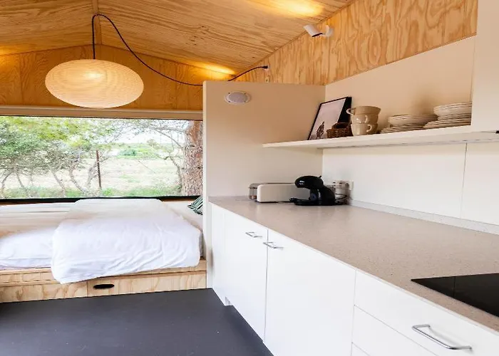 مكان تخييم Holacamp Garrofer 2*