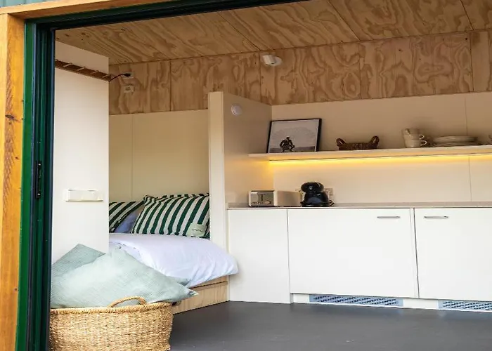 Holacamp Garrofer مكان تخييم 2*